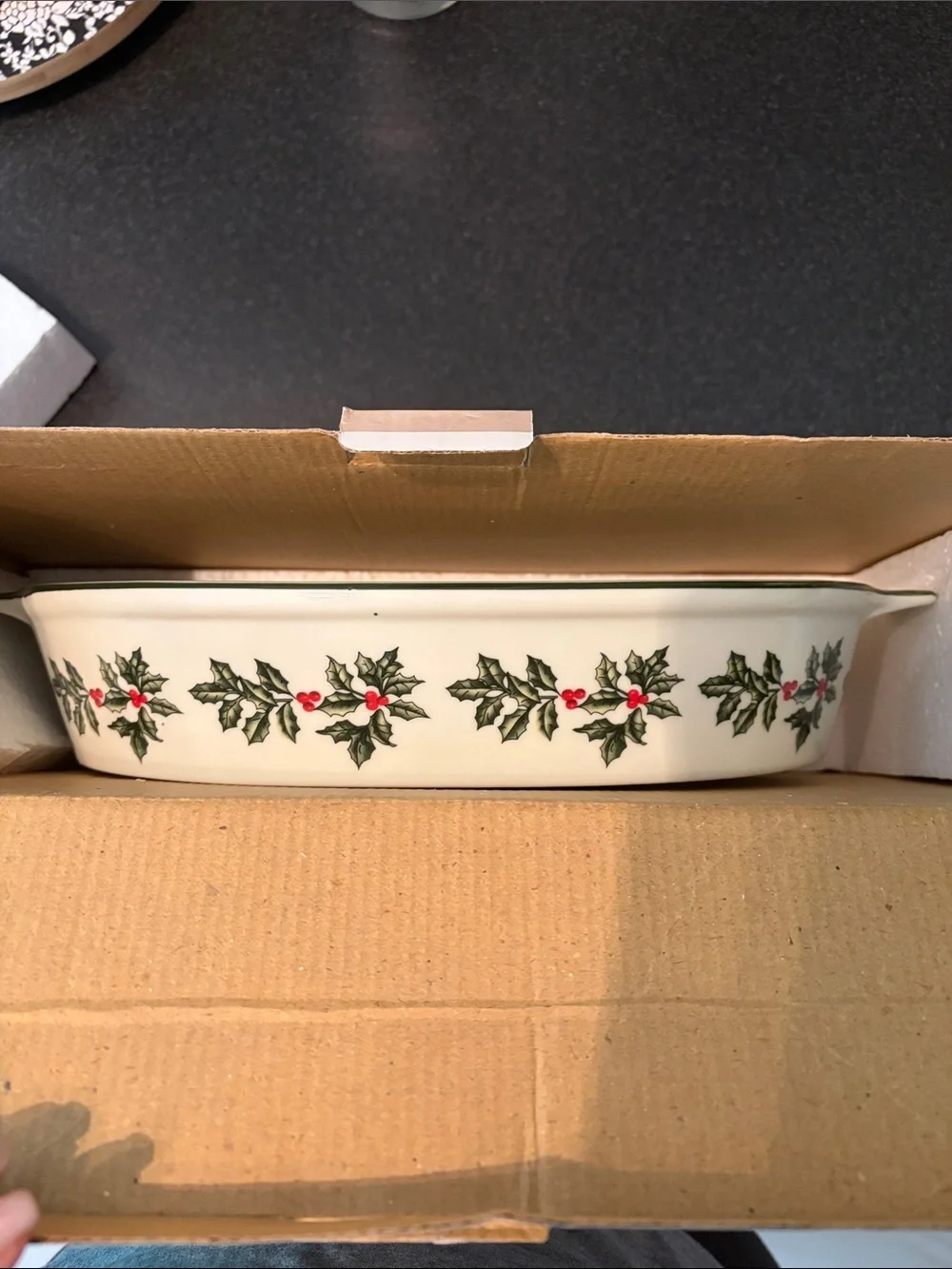 NEW- in box- Holly Collection Oval Baker with Handles - White